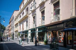 thumbnail: Street view