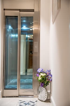 thumbnail: Elevator