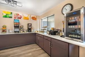 thumbnail: Breakfast area