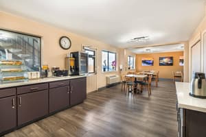 thumbnail: Breakfast area