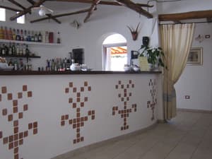 thumbnail: Bar (on property)
