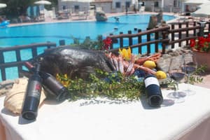thumbnail: Outdoor dining