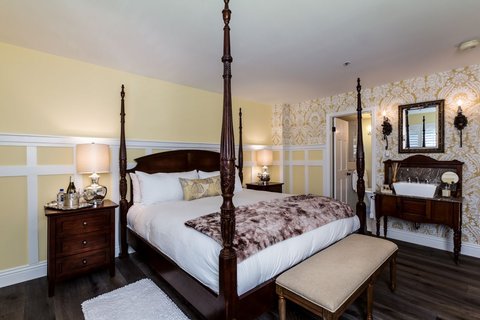 Premium Deluxe King Room