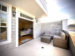 thumbnail: Balcony
