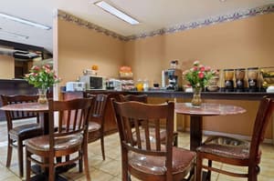 thumbnail: Breakfast area