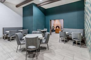 thumbnail: Breakfast area