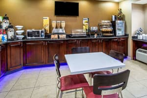 thumbnail: Breakfast area
