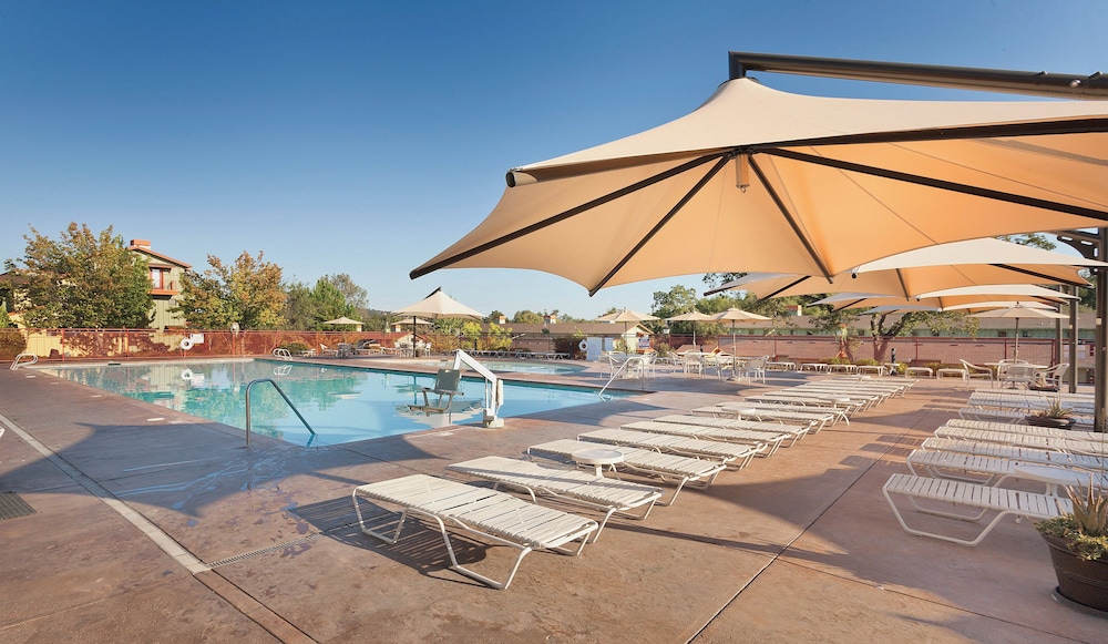 Indoor/outdoor pool