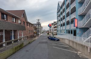 thumbnail: Exterior