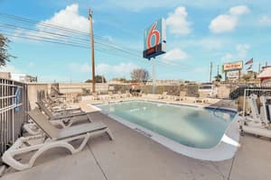 thumbnail: Pool