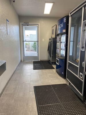 thumbnail: Vending machine
