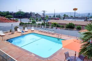thumbnail: Outdoor pool