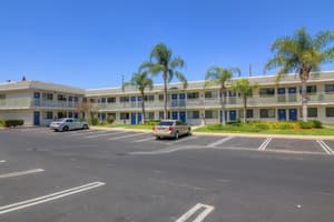 thumbnail: Exterior