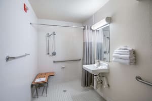 thumbnail: Bathroom amenities