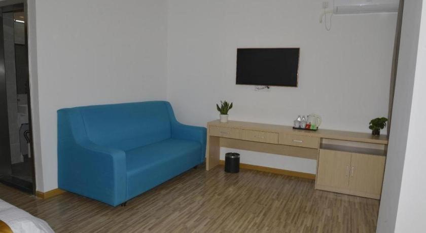 895820043.jpg