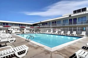 thumbnail: Pool