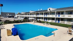 thumbnail: Pool