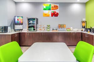 thumbnail: Breakfast area
