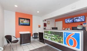 thumbnail: Interior entrance