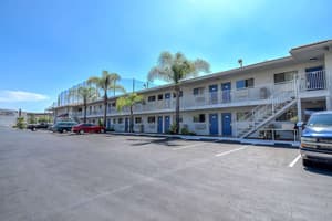 thumbnail: Exterior