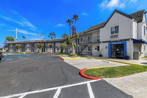 thumbnail: Front of property