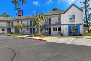 thumbnail: Front of property