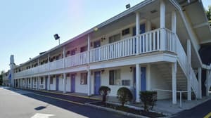 thumbnail: Exterior