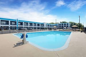 thumbnail: Outdoor pool
