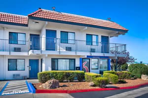 thumbnail: Exterior