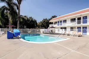 thumbnail: Pool