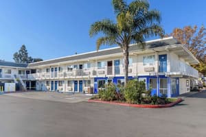 thumbnail: Exterior