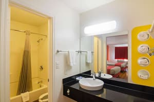 thumbnail: Bathroom amenities