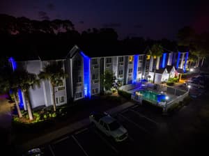 thumbnail: Exterior