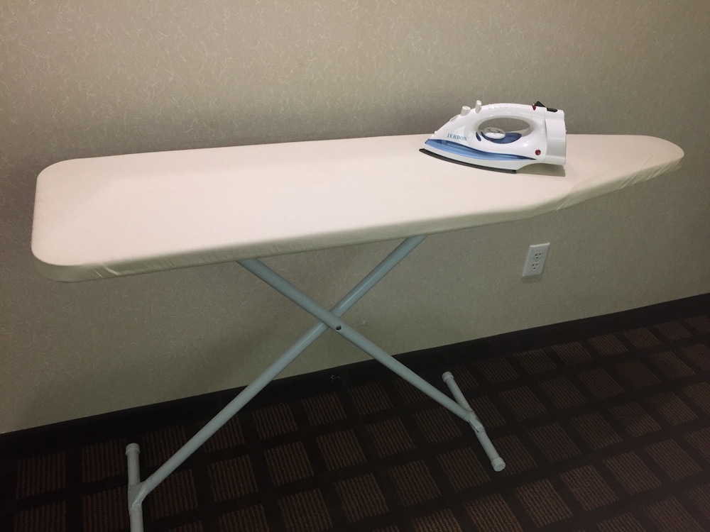 Iron/ironing board