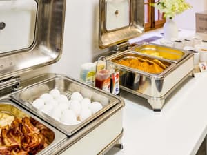 thumbnail: Breakfast area