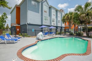 thumbnail: Outdoor pool