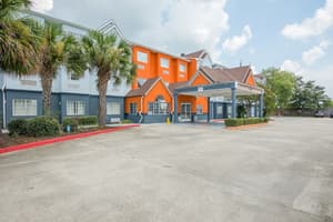 thumbnail: Exterior