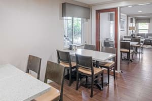 thumbnail: Breakfast area