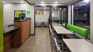 thumbnail: Breakfast area