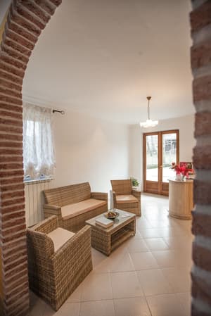 thumbnail: Interior entrance