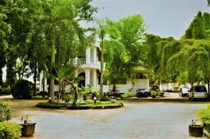 thumbnail: Courtyard