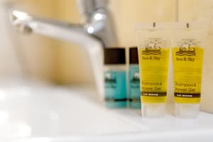 thumbnail: Bathroom amenities