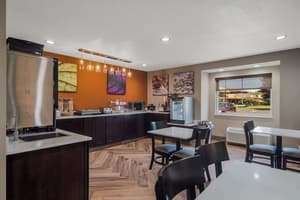 thumbnail: Breakfast area