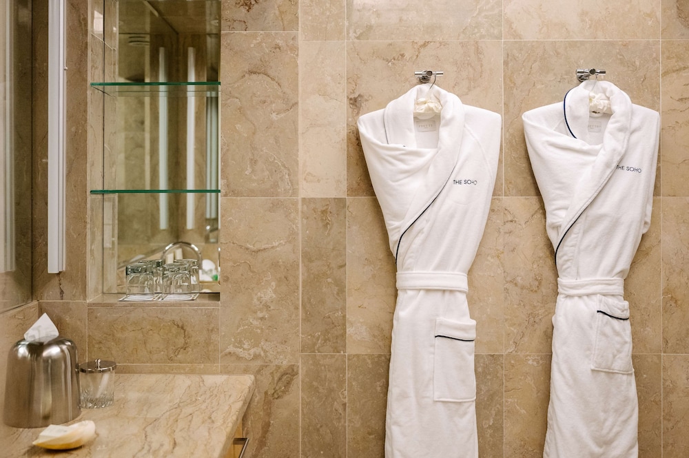 Bathroom amenities