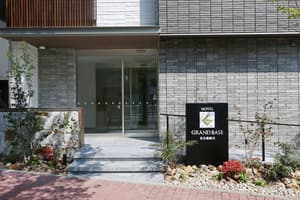 thumbnail: Property entrance