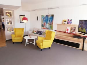 thumbnail: Lobby lounge