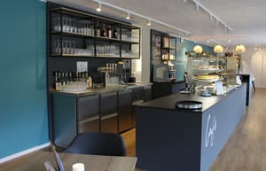 thumbnail: Bar (on property)