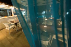 thumbnail: Poolside bar