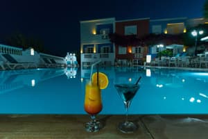 thumbnail: Poolside bar