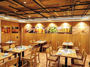 thumbnail: Restaurant